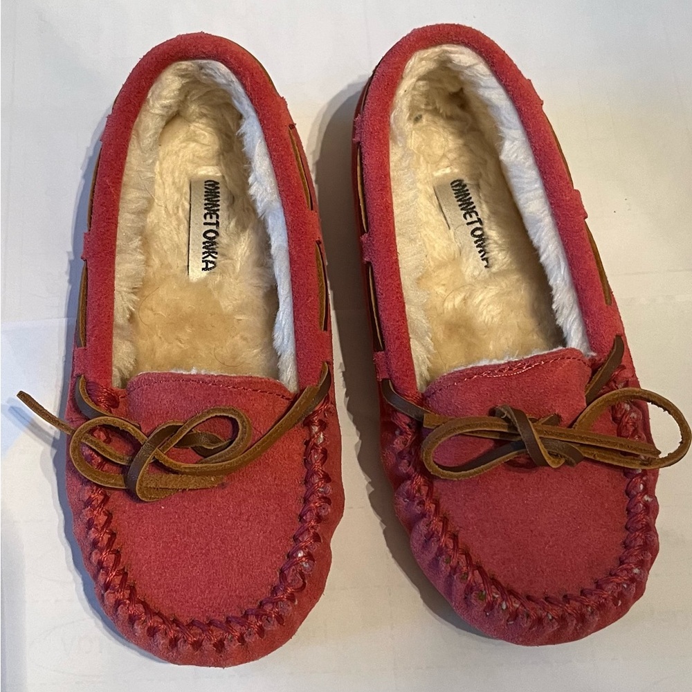 Kids Pink Minnetonka Moccasins. Size 12